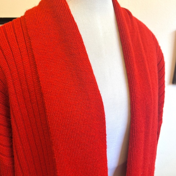 Vintage 1980s/90s Oversized Red Wool Knit Cardigan – XL to 3X Fit - Picture 3 of 11